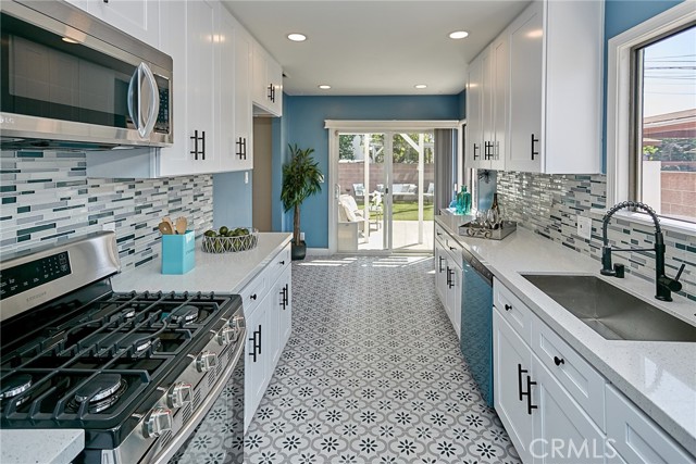 Detail Gallery Image 1 of 1 For 15505 Carfax Ave, Bellflower,  CA 90706 - 3 Beds | 2 Baths