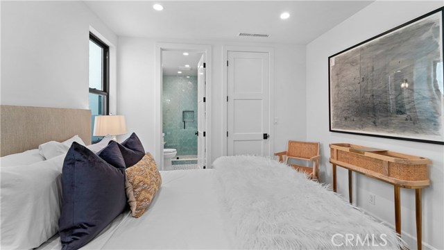 1712 Meadows Avenue, Manhattan Beach, California 90266, 5 Bedrooms Bedrooms, ,2 BathroomsBathrooms,Residential,Sold,Meadows,SB20199095