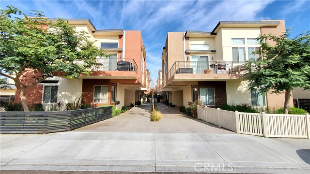 2207 Rockefeller Lane, Redondo Beach, California 90278, 4 Bedrooms Bedrooms, ,3 BathroomsBathrooms,Residential,Sold,Rockefeller,SB20082723