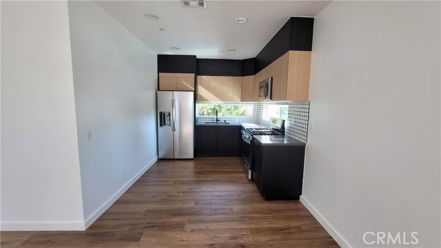  Income Home for Sale in North Hollywood, California
