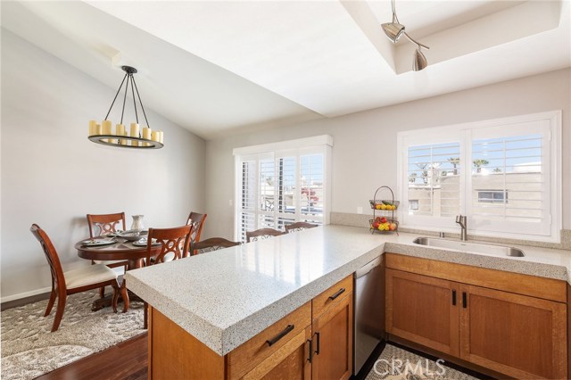 606 Guadalupe Avenue, Redondo Beach, California 90277, 2 Bedrooms Bedrooms, ,2 BathroomsBathrooms,Residential,Sold,Guadalupe,SB19124335