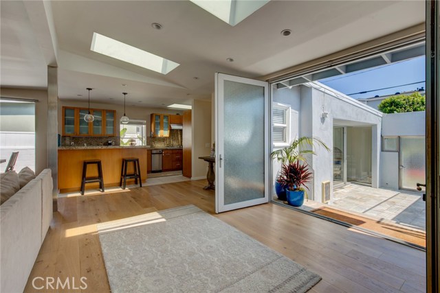 1181 Tennyson Street, Manhattan Beach, California 90266, 4 Bedrooms Bedrooms, ,2 BathroomsBathrooms,Residential,Sold,Tennyson,SB20107527