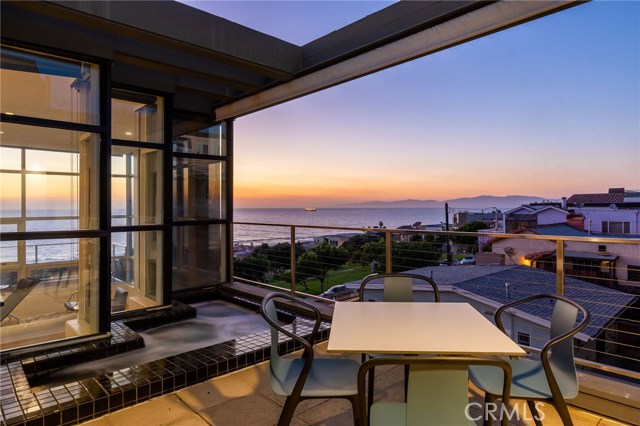 2519 Crest Drive, Manhattan Beach, California 90266, 2 Bedrooms Bedrooms, ,2 BathroomsBathrooms,Residential,Sold,Crest,SB20237672