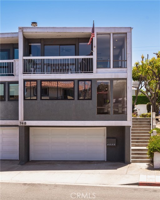 748 Manhattan Beach Boulevard, Manhattan Beach, California 90266, 3 Bedrooms Bedrooms, ,3 BathroomsBathrooms,Residential,Sold,Manhattan Beach,SB20129777