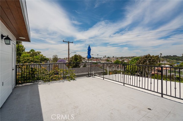 1944 Ardmore Avenue, Manhattan Beach, California 90266, 3 Bedrooms Bedrooms, ,2 BathroomsBathrooms,Residential,Sold,Ardmore,SB20111150