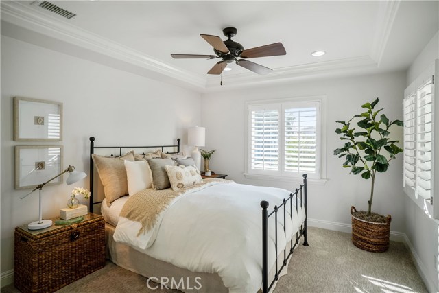 Guest Bedroom (1 of 3 Bedrooms)