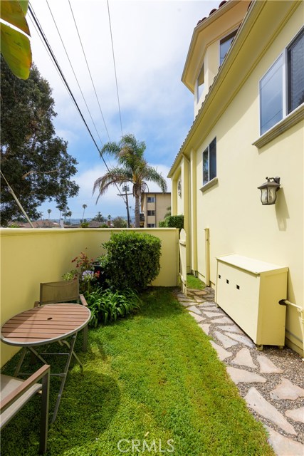 203 Avenue E, Redondo Beach, California 90277, 3 Bedrooms Bedrooms, ,2 BathroomsBathrooms,Residential,Sold,Avenue E,SB17173382