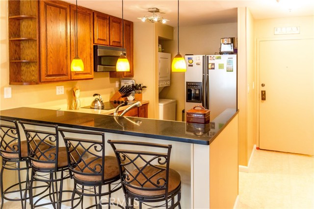 555 Esplanade, Redondo Beach, California 90277, 2 Bedrooms Bedrooms, ,2 BathroomsBathrooms,Residential,Sold,Esplanade,SB17042204