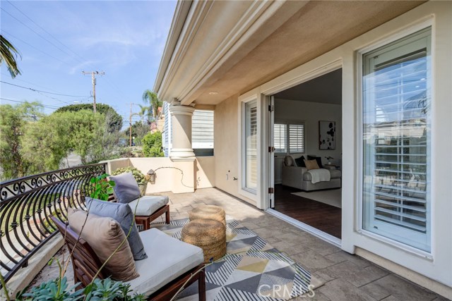 228 Juanita Avenue, Redondo Beach, California 90277, 4 Bedrooms Bedrooms, ,2 BathroomsBathrooms,Residential,Sold,Juanita,SB20139705