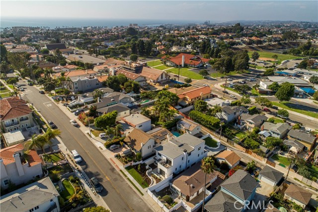 825 Avenue A, Redondo Beach, California 90277, 5 Bedrooms Bedrooms, ,5 BathroomsBathrooms,Residential,Sold,Avenue A,PV17200978