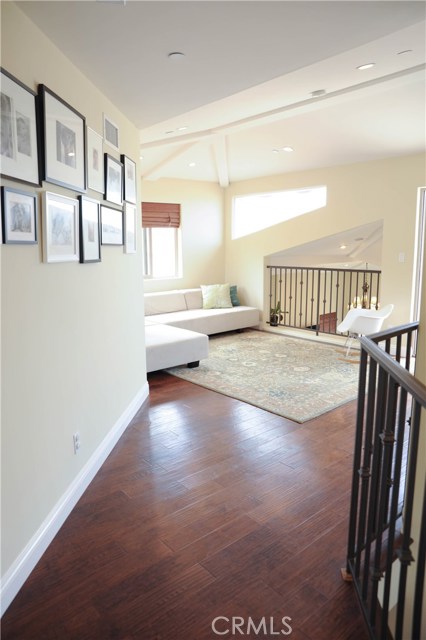 713 JUANITA, Redondo Beach, California 90277, 3 Bedrooms Bedrooms, ,2 BathroomsBathrooms,Residential,Sold,JUANITA,SB17176144