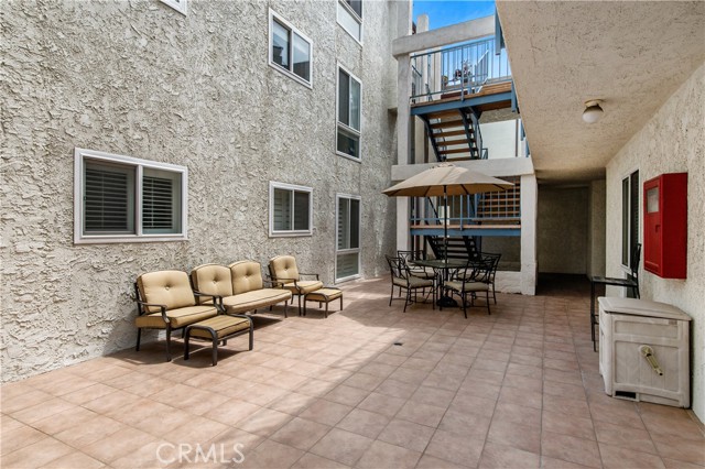 320 Hermosa Avenue, Hermosa Beach, California 90254, 1 Bedroom Bedrooms, ,1 BathroomBathrooms,Residential,Sold,Hermosa,SB21065993