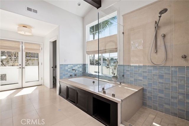 2200 Elm Avenue, Manhattan Beach, California 90266, 4 Bedrooms Bedrooms, ,3 BathroomsBathrooms,Residential,Sold,Elm,SB21076957