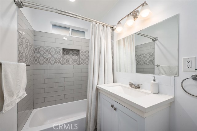 610 Inglewood Ave, Redondo Beach, California 90278, 3 Bedrooms Bedrooms, ,1 BathroomBathrooms,Residential,Sold,Inglewood Ave,SB20256411