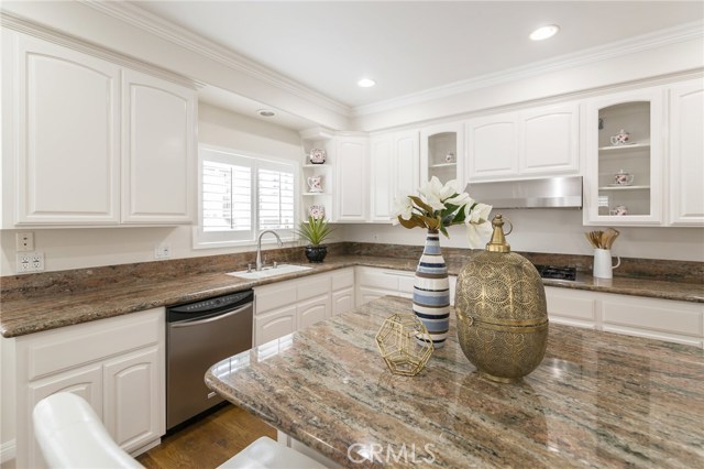 2515 Voorhees Avenue, Redondo Beach, California 90278, 4 Bedrooms Bedrooms, ,4 BathroomsBathrooms,Residential,Sold,Voorhees,SB18062969