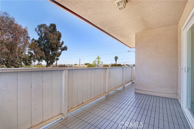 SPACIOUS BALCONY SPACIOUS BALCONY