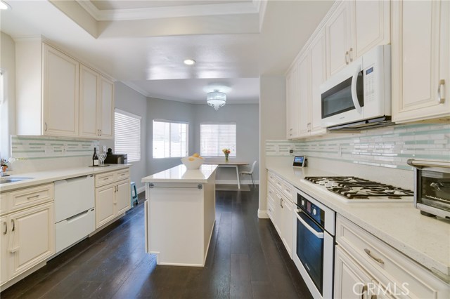 1932 Graham Avenue, Redondo Beach, California 90278, 4 Bedrooms Bedrooms, ,2 BathroomsBathrooms,Residential,Sold,Graham,SB18127295