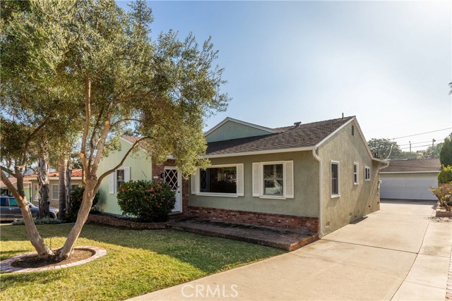 1327 Helberta Avenue, Redondo Beach, California 90277, 3 Bedrooms Bedrooms, ,1 BathroomBathrooms,Residential,Sold,Helberta,SB20260522