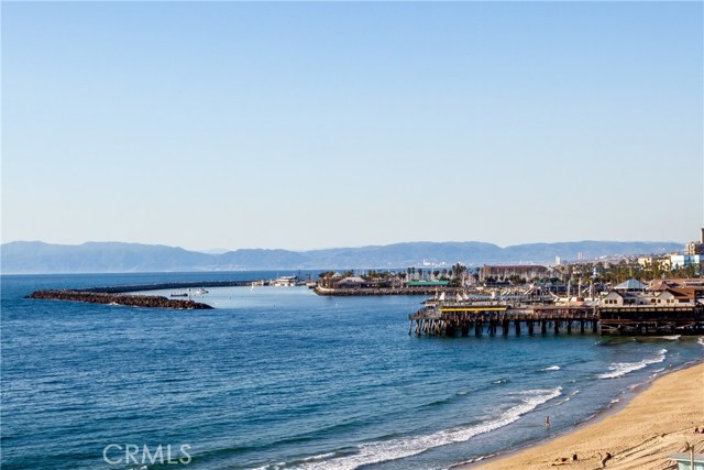 555 Esplanade, Redondo Beach, California 90277, 2 Bedrooms Bedrooms, ,2 BathroomsBathrooms,Residential,Sold,Esplanade,SB17042204