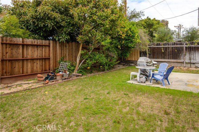 Wonderful fenced back yard!