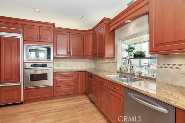 429 Bayview Drive, Hermosa Beach, California 90254, 3 Bedrooms Bedrooms, ,3 BathroomsBathrooms,Residential,Sold,Bayview,SB18034474