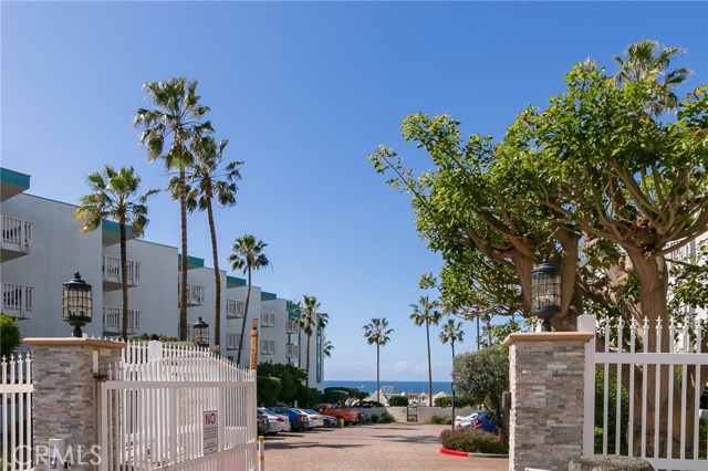 620 The Village, Redondo Beach, California 90277, 1 Bedroom Bedrooms, ,1 BathroomBathrooms,Residential,Sold,The Village,SB19050077