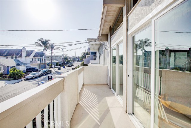 1525 Goodman Avenue, Redondo Beach, California 90278, 3 Bedrooms Bedrooms, ,2 BathroomsBathrooms,Residential,Sold,Goodman,SB19240967