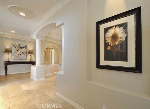 House has High Ceiling. Beautiful Columns and Arched Openings