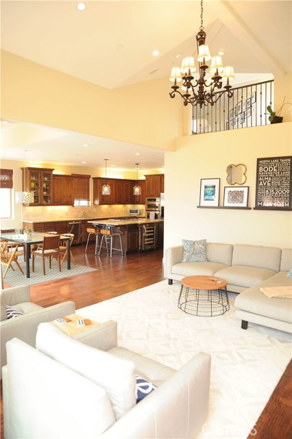 713 JUANITA, Redondo Beach, California 90277, 3 Bedrooms Bedrooms, ,2 BathroomsBathrooms,Residential,Sold,JUANITA,SB17176144