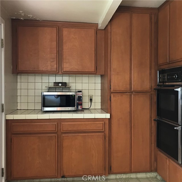 Extra Cabinets & Countertop