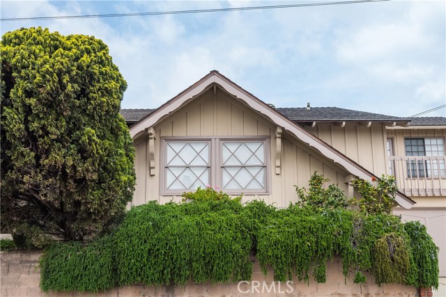 1257 11th Street, Manhattan Beach, California 90266, 3 Bedrooms Bedrooms, ,1 BathroomBathrooms,Residential,Sold,11th,SB18073937