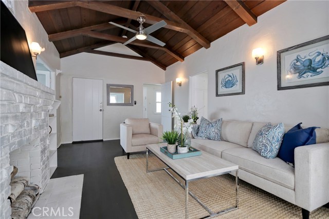 3905 Crest Drive, Manhattan Beach, California 90266, 3 Bedrooms Bedrooms, ,Residential,Sold,Crest,SB19240278