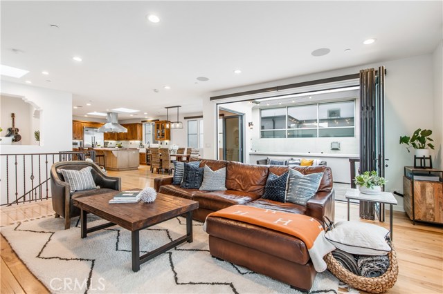 2211 Bayview Drive, Manhattan Beach, California 90266, 4 Bedrooms Bedrooms, ,2 BathroomsBathrooms,Residential,Sold,Bayview,SB20100686