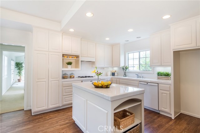 A spacious kitchen to enjoy