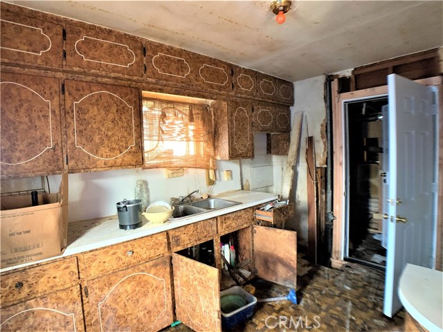 1 Bed Home for Sale in Compton, California