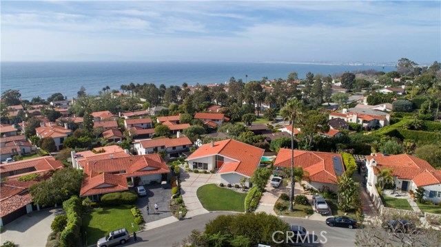 713 Cloyden Square, Palos Verdes Estates, California 90274, 3 Bedrooms Bedrooms, ,2 BathroomsBathrooms,Residential,Sold,Cloyden,SB17088498