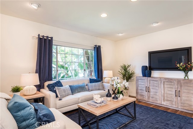 Recessed lights in living and dining rooms