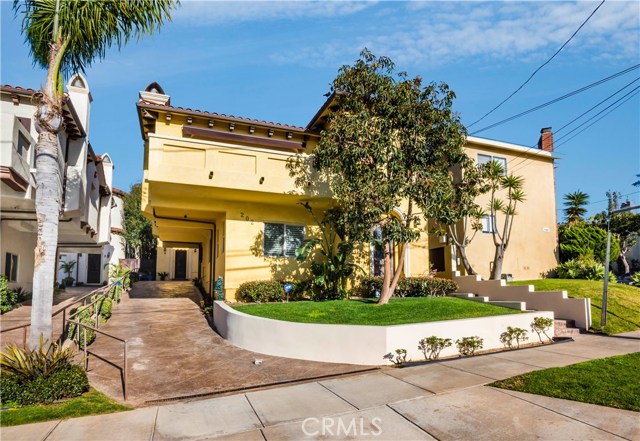 202 Irena Avenue, Redondo Beach, California 90277, 3 Bedrooms Bedrooms, ,3 BathroomsBathrooms,Residential,Sold,Irena,SB19148601