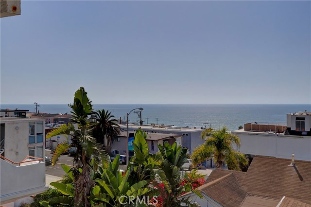 3905 Crest Drive, Manhattan Beach, California 90266, 3 Bedrooms Bedrooms, ,Residential,Sold,Crest,SB19240278