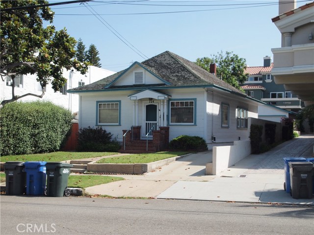 724 Irena Avenue, Redondo Beach, California 90277, 3 Bedrooms Bedrooms, ,1 BathroomBathrooms,Residential,Sold,Irena,SB18194228