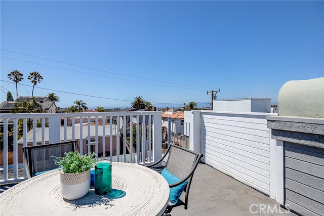 513 Camino Real, Redondo Beach, California 90277, 5 Bedrooms Bedrooms, ,2 BathroomsBathrooms,Residential,Sold,Camino Real,SB20152280