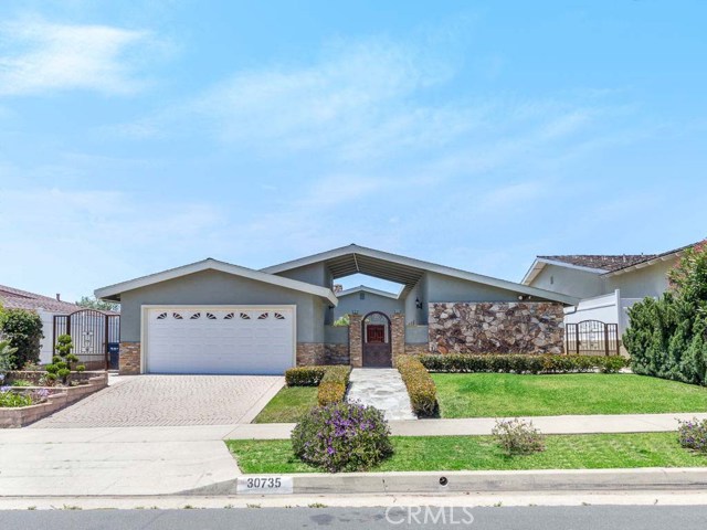 30735 Via Rivera, Rancho Palos Verdes, California 90275, 3 Bedrooms Bedrooms, ,2 BathroomsBathrooms,Residential,Sold,Via Rivera,WS17135215