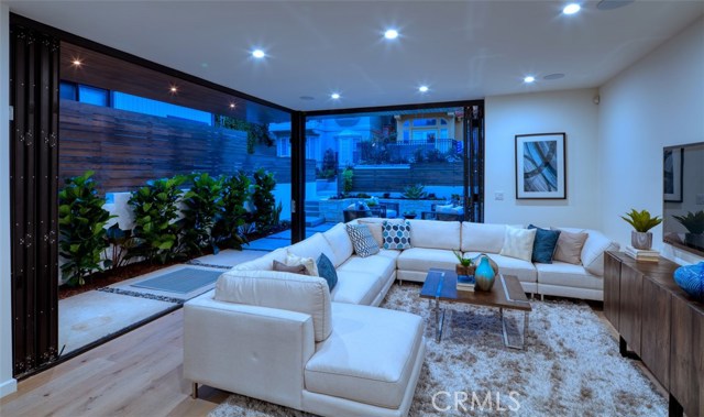 246 30th Street, Hermosa Beach, California 90254, 4 Bedrooms Bedrooms, ,4 BathroomsBathrooms,Residential,Sold,30th,SB19212204