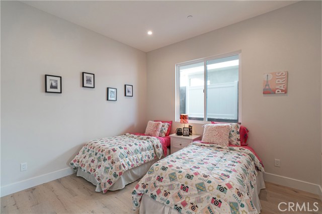 Downstairs Jack & Jill Bedroom #2