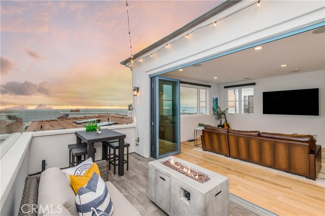 Enjoy outdoor indoor/outdoor living spaces complete with fire pit, and sunsets at no extra cost!