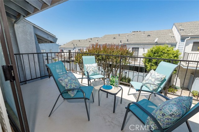 222 Irena Avenue, Redondo Beach, California 90277, 2 Bedrooms Bedrooms, ,2 BathroomsBathrooms,Residential,Sold,Irena,PV20106789