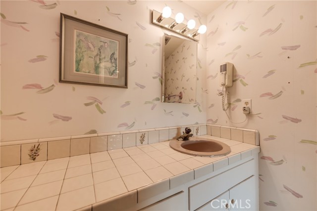 5669 Whitecliff Drive, Rancho Palos Verdes, California 90275, 4 Bedrooms Bedrooms, ,3 BathroomsBathrooms,Residential,Sold,Whitecliff,PV17220054