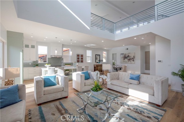 213 Juanita Avenue, Redondo Beach, California 90277, 4 Bedrooms Bedrooms, ,4 BathroomsBathrooms,Residential,Sold,Juanita,SB19068362