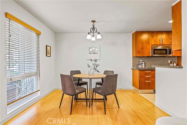 1 Bed Home for Sale in Hancock Park, California