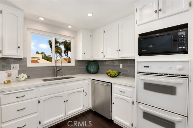 710 Guadalupe Avenue, Redondo Beach, California 90277, 2 Bedrooms Bedrooms, ,1 BathroomBathrooms,Residential,Sold,Guadalupe,SB18012304